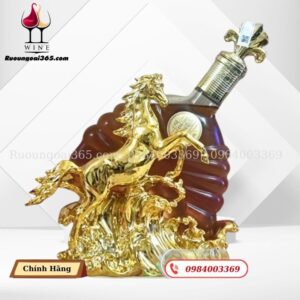 Kệ Ngựa LUCKY GOLDEN HORSE Vàng May Mắn Kèm Rượu XO 700ml