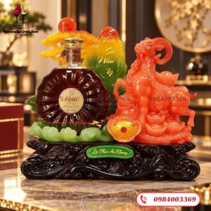Kệ Rượu Linh Vật Dê Đỏ Kèm Rượu XO